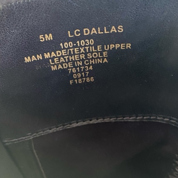 EUC Liz Claiborne Black Fall Knee High Flat zip City Boot Ladies Size 5 Medium. - Picture 11 of 11